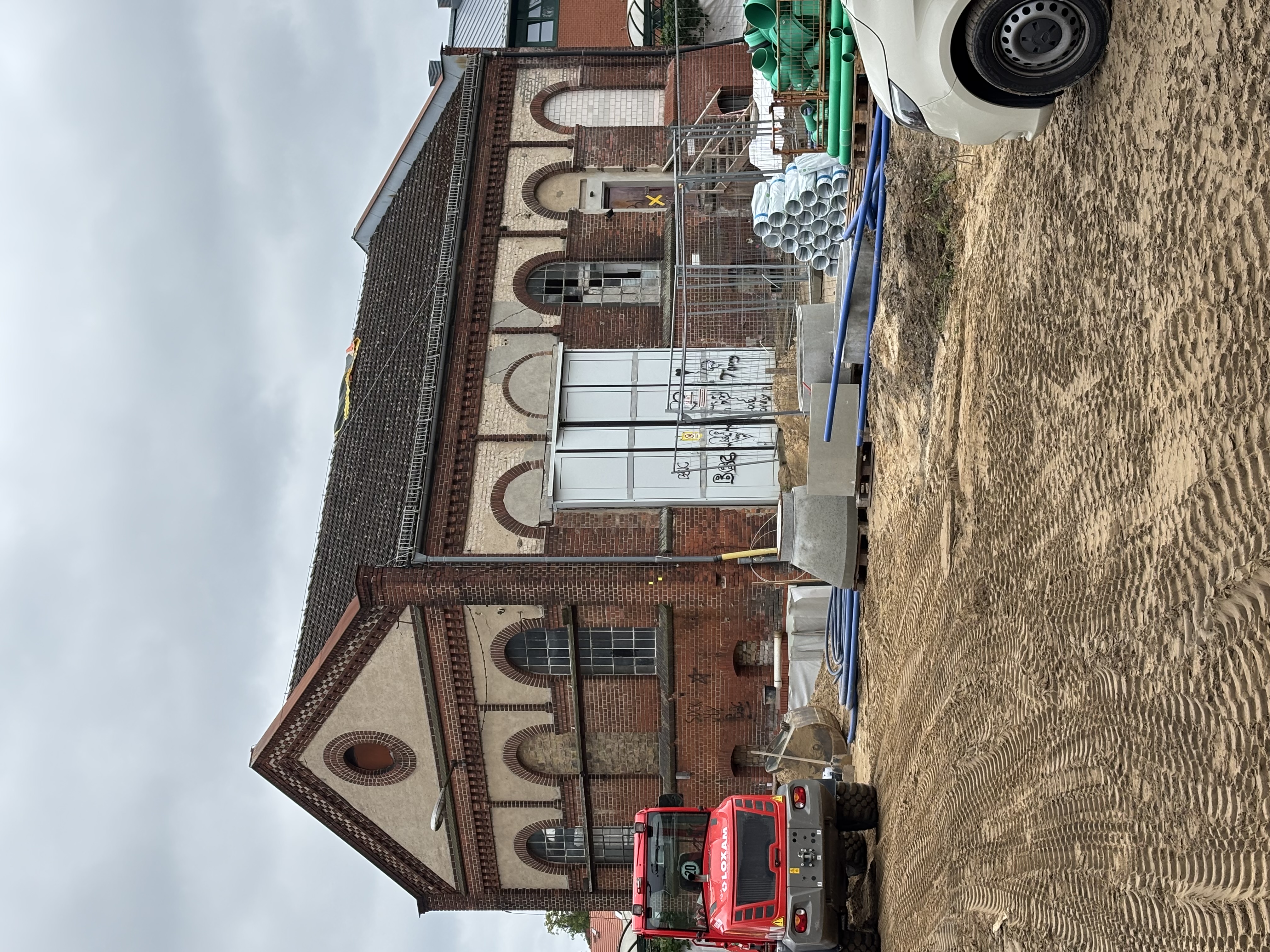 Innenansicht der hellen Bibliothek